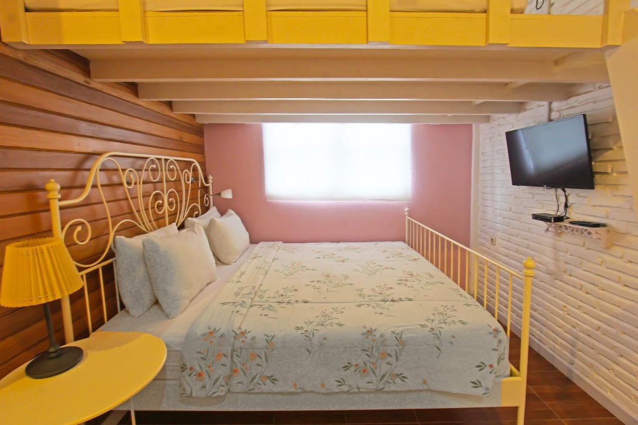 Hotel Sweet Peach House Montongbuwoh Exterior foto